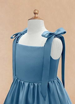 Azazie Chelsie vestidos de niña de las flores Vestido de Azul Acero de Satin Mate de Corte En A con Lazo image8