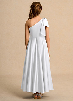 Azazie Guppy Girl vestidos de niña de las flores Vestido de Blanco de Satin Mate de Corte En A con Hombro unilateral image2