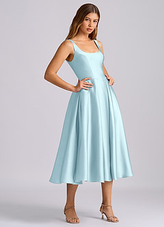 Azazie Amalie Robes de demoiselle d'honneur Robe Trapèze en Satin extensible Plissé Bleu Nuage image4