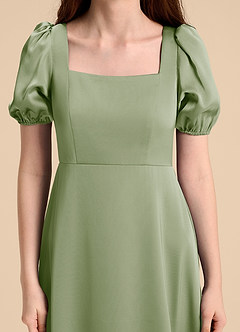 Azazie Briar Junior Vestido de Salvia Polvorienta de Satén Elástico de Corte en A con Lazo image8