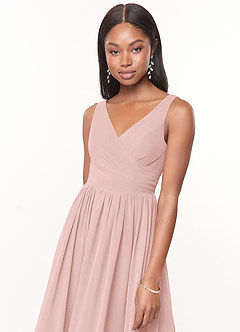Azazie Keyla Robes de demoiselle d'honneur Robe Trapèze en Mousseline de soie Col V plissé Rose Poudré image5