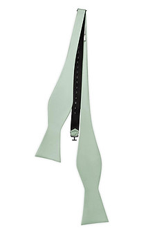 front Ensemble nœud papillon et pochette en satin mat