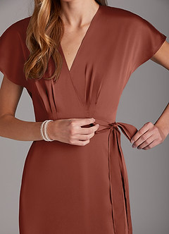 Azazie Nico Robes de demoiselle d'honneur Robe Trapèze en Satin extensible Col en V Auburn image7