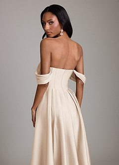 Azazie Loisa Abiti da Damigella Abito A-Line in Raso Elasticizzato a Spalla Scoperta Alabastro Bianco image4