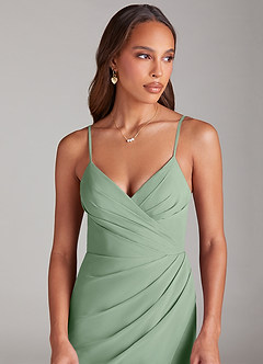 Azazie Maci Robes de demoiselle d'honneur Robe Fourreau en Mousseline de soie Plissée Matcha image5