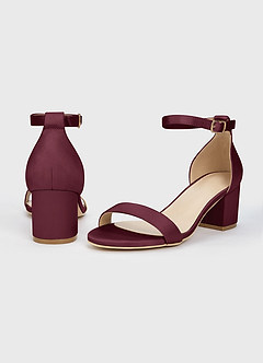 front Farblich passendes Set aus matten Satin-Sandalen mit Blockabsatz und Umschlag-Clutch