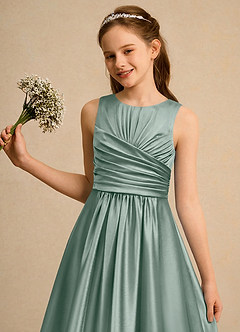 Azazie Ducky Girls Formal Abiti da Ragazza di Fiori Abito A-Line in Raso Elasticizzato Plissettato Salvia Argentata image6