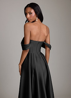 Azazie Loisa Abiti da Damigella Abito A-Line in Raso Elasticizzato a Spalla Scoperta Nero image4