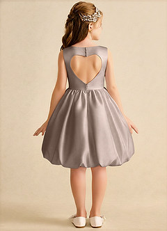 Azazie Nirvana Robe Demoiselle D'honneur Fillette Robe Princesse en Mat Satiné Rayé Taupe image1
