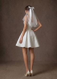 front The Satin Bow Shoulder Veil