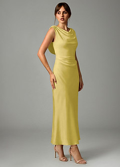 Azazie Kieryn Robes de demoiselle d'honneur Robe Sirène en Satin extensible Plissée Canari image4