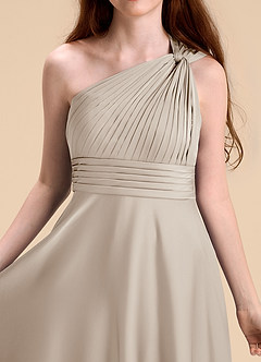 Azazie Charlize Junior Vestido de Escarcha de Satén Elástico de Corte en A con Plisado image7