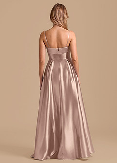 Azazie Lucienne 신부 들러리 드레스 A라인 주름진 메탈릭 새틴 바닥 길이 드레스 image2
