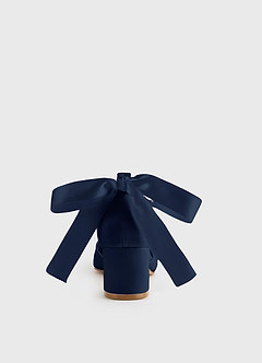 front Matchande färg matt satin pärla och rosett spetsiga tå blockklackar