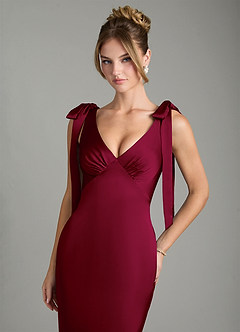 Azazie Alena Robes de demoiselle d'honneur Robe Sirène en Satin extensible Plissée Bourgogne image8