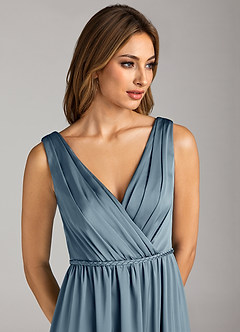 Azazie Tanicia Probar vestidos en casa Vestido de Azul Polvoriento de Satén Elástico de Corte en A con Plisado image6