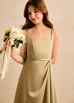 Azazie Emiko Girls Formal Blumenmädchenkleider A-Linie Plissee Matte Satin Kleid Gold image5