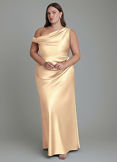 Azazie Emerson Vestidos de damas de honor Vestido Oro de Satén Metálico de Corte Sirena con Hombros descubiertos image8