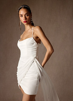 Azazie Iras Vestidos de novia Vestido de Diamante Blanco de Malla de Corte Recto con Cuello Vaca Plisado image8