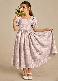 Azazie Joss Robe Demoiselle D'honneur Fillette Robe Trapèze en Blumen-Burnout avec manches Rose Pâle image1