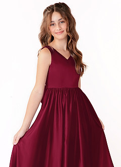 Azazie Hathaway Junior Vestido de Borgoña de Satén Elástico de Corte En A con Lazo image5