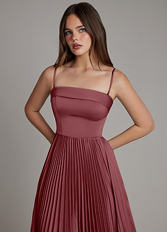 Azazie Mariana Robes de demoiselle d'honneur Robe Trapèze en Satin extensible Plissé Rose Du Désert image2