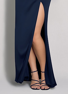 front Ensemble de sandales à talons carrés et bride cheville en satin mat assorties et pochette enveloppe