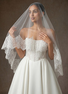 front Two-Tier Scalloped Lace Evangeline Fingertip Veil