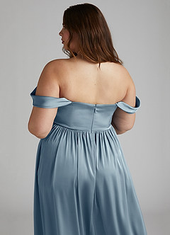 Azazie Morana Jurken voor bruidsmeisjes Converteerbaar Jurk van Stretch Satijn met A-Lijn Off the Shoulder Stoffig Blauw image18