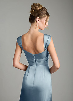 Azazie Filippa Robes de demoiselle d'honneur Robe Trapèze en Satin extensible Plissé Bleu Poussiéreux image6