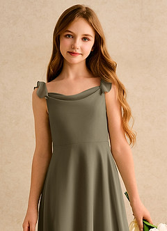 Azazie Puppy Girls Formal Robe Demoiselle D'honneur Fillette Robe Trapèze en Mousseline de soie Plissée Vert Saule image6