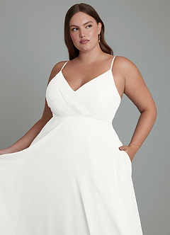 Azazie Amani Robes de demoiselle d'honneur Robe Trapèze en Mousseline de soie Plissé Blanc image12