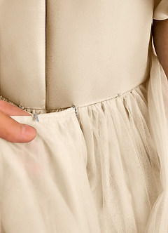 Azazie Cocoa Abiti da Ragazza di Fiori Abito Principessa in Tulle Plissettato Champagne image10