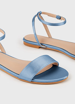 front Flache Sandalen aus Satin mit Knöchelriemen