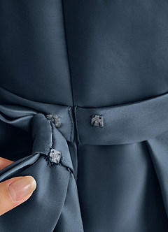 Azazie Princess Robe Demoiselle D'honneur Fillette Robe Trapèze en Mat Satiné Plissée Neptune image7