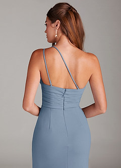 Azazie Eren Robes de demoiselle d'honneur Robe Fourreau en Crêpe Élastique Ue épaule Bleu Poussiéreux image7