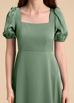 Azazie Briar Junior Vestido de Matcha de Satén Elástico de Corte en A con Lazo image8