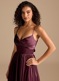 Azazie Zeya Robes de demoiselle d'honneur Robe Trapèze en Satiné métallisé Plissée Cabernet image3