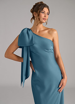 Azazie Capri Probar vestidos en casa Vestido de Salvia Polvorienta de Satén Elástico de Corte Sirena con Hombro unilateral image5