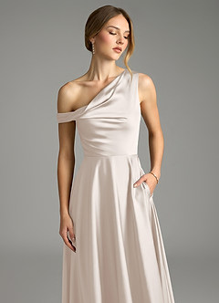 Azazie Xanthe Robes de demoiselle d'honneur Robe Trapèze en Satin extensible Épaules dénudées Albâtre Blanc image5