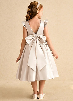 Azazie Dumpling Blumenmädchenkleider A-Linie Schleifen Matte Satin Kleid Alabaster Weiß image1