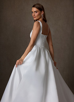 Azazie Celeste Vestidos de novia Vestido de Diamante Blanco de Satén de Corte Princesa con Con bolsillos image2