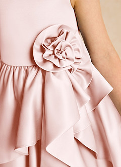 Azazie Hermia Robe Demoiselle D'honneur Fillette Robe Trapèze en Mat Satiné Sans manches Rose Pâle image6
