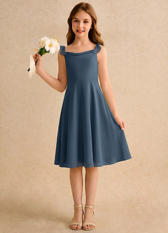 Azazie Pup Girls Formal Robe Demoiselle D'honneur Fillette Robe Trapèze en Mousseline de soie Plissé Neptune image1