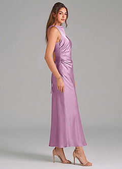 Azazie Evadne Vestidos de damas de honor Vestido de Glicinia de Satén Elástico de Corte Recto con Plisado image4