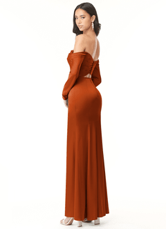 Azazie Hallie Jurken voor bruidsmeisjes Converteerbaar Jurk van Stretch Satijn met Kolom Off-the-shoulder lange mouw Verbrande Sinaasappel image6