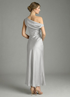 Azazie Emerson Robes de demoiselle d'honneur Robe Sirène en Satin extensible Épaule décolletée Argent image6