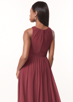 Azazie Harper Vestidos de damas de honor Vestido de Merlot de Gasa de Corte en A con Plisado image4