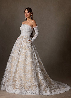 Azazie Hinata 웨딩드레스 볼가운 스트랩리스 레이스 채플 트레인 드레스 image1