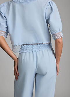 front Pyjama-Set aus Lyocell-Baumwolle mit V-Ausschnitt, Spitzeneinsatz, kurzen Ärmeln und langer Hose